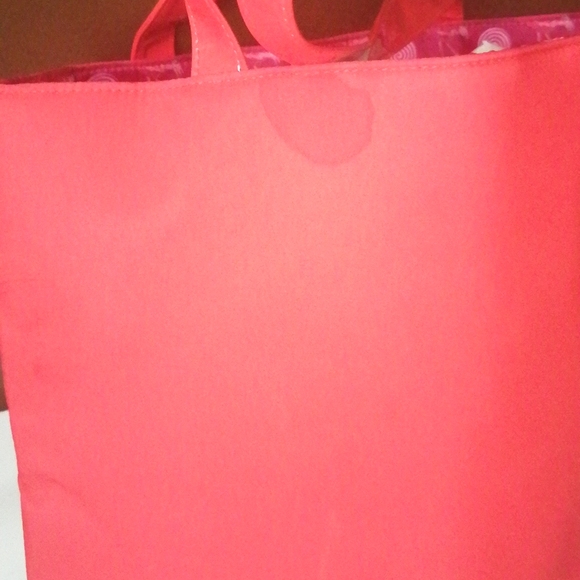 Lancome bag, bright fushia and red, great for shopping, overnight, in the car - Picture 4 of 9